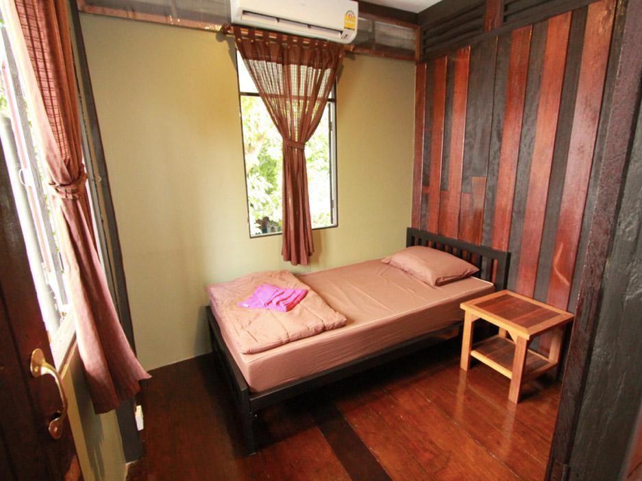 Viman Guesthouse Bangkok Exterior photo